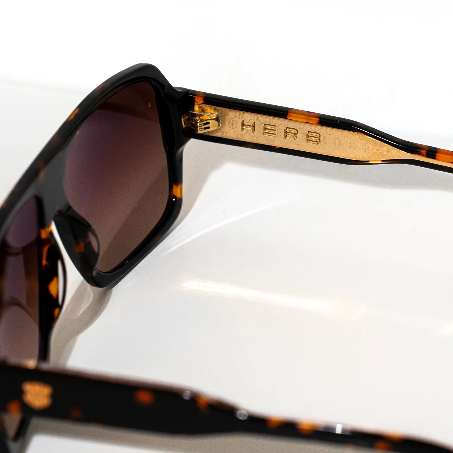 Andreas Herb Designer Sonnenbrille Trenton Tobacco Glow von oben