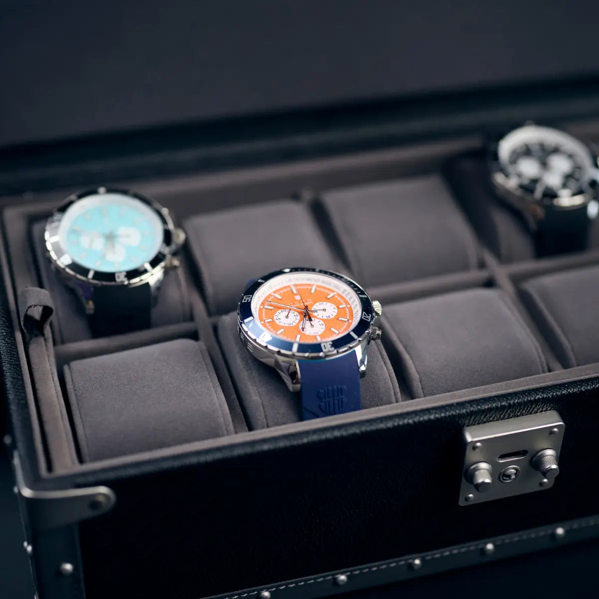 Andreas Herb watchcase gefüllt mit Uhren