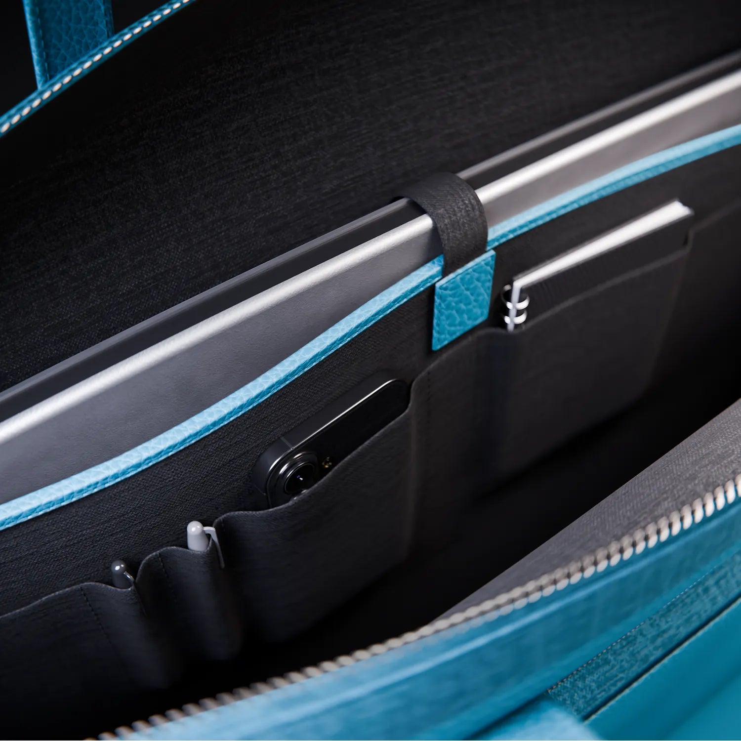 Andreas Herb Business Bag aus petrol Leder Innenansicht