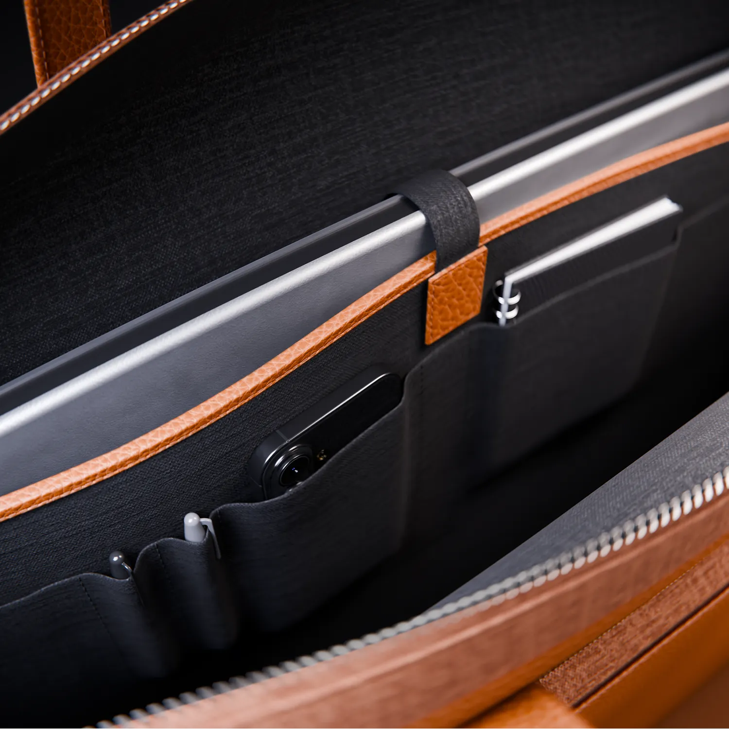 Andreas Herb Business Bag aus cognac Leder Innenansicht