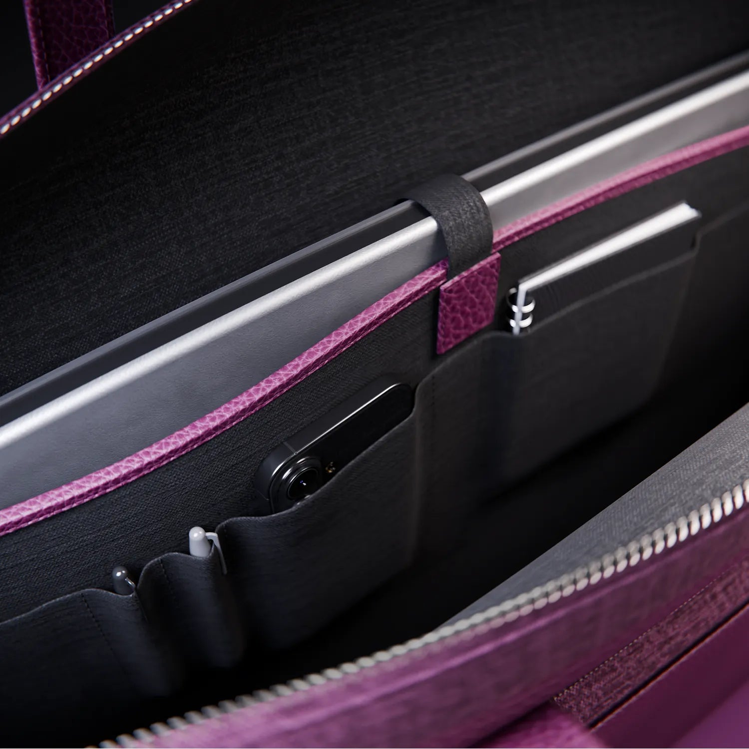 Andreas Herb Business Bag aus lavender Leder Innenansicht